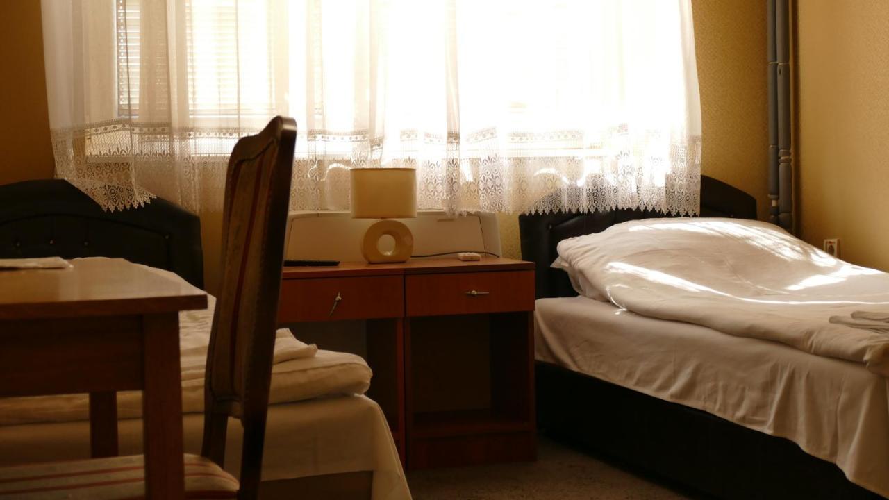 B&B Vila Bela Ruza Sremska Mitrovica Exterior photo